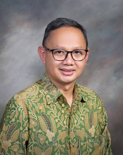 Dr. Lucky Nugroho, S.E., M.M., M.Ak., M.Sc.